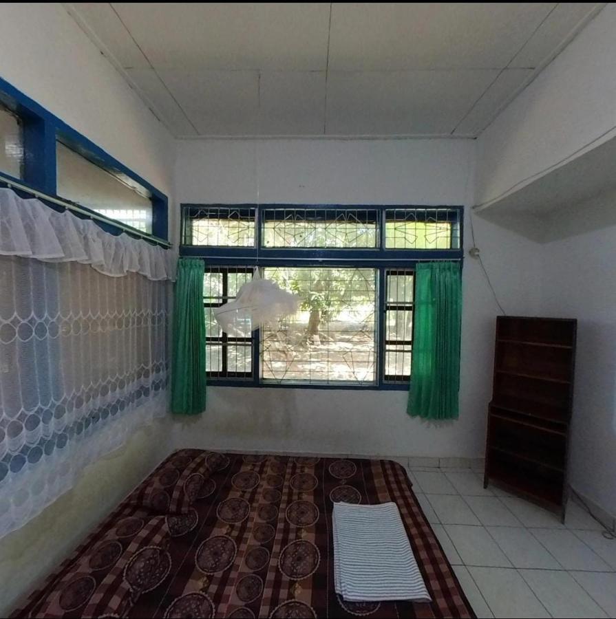 Guest House Dorm Floressa マウメレ エクステリア 写真