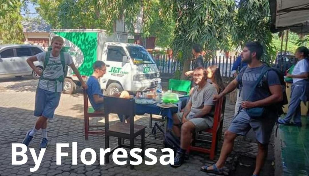 Guest House Dorm Floressa マウメレ エクステリア 写真