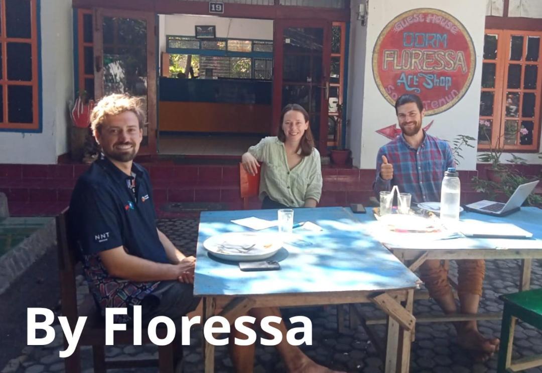 Guest House Dorm Floressa マウメレ エクステリア 写真